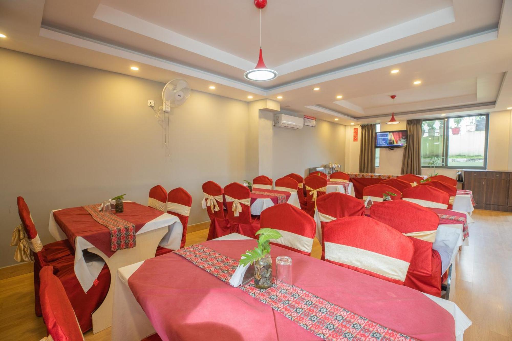 Oyo 123 Hotel Prince Plaza Kathmandu Exterior photo
